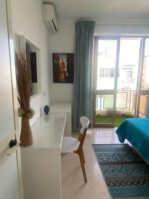 St Paul's Bay In Qawra Apartment *